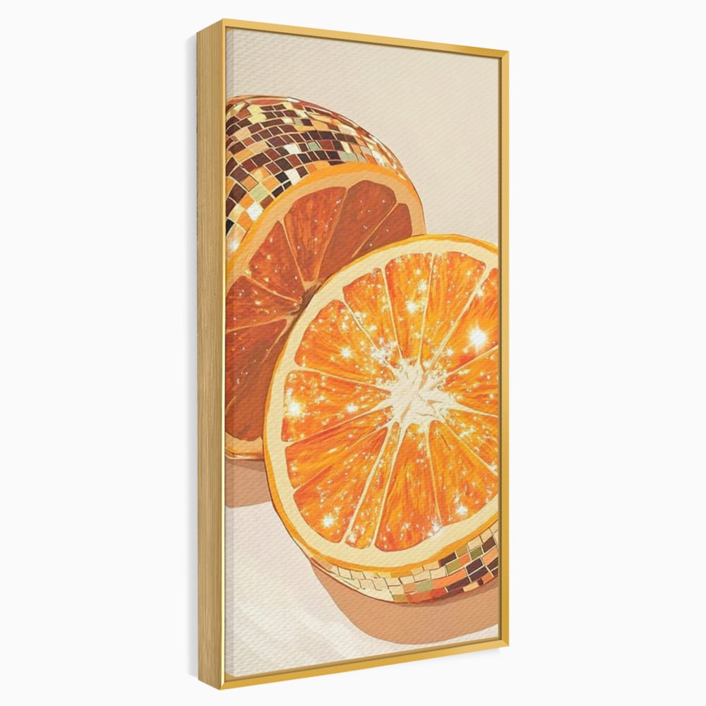 Tablou canvas cu ilustratie digitala cu felii de portocala si globuri disco, in rama de aluminiu auriu
